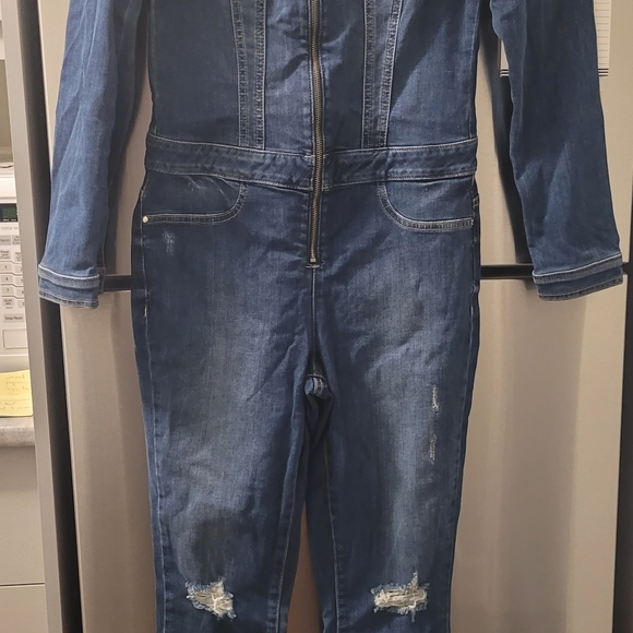 Jumsuit guess - Picture 3 of 5